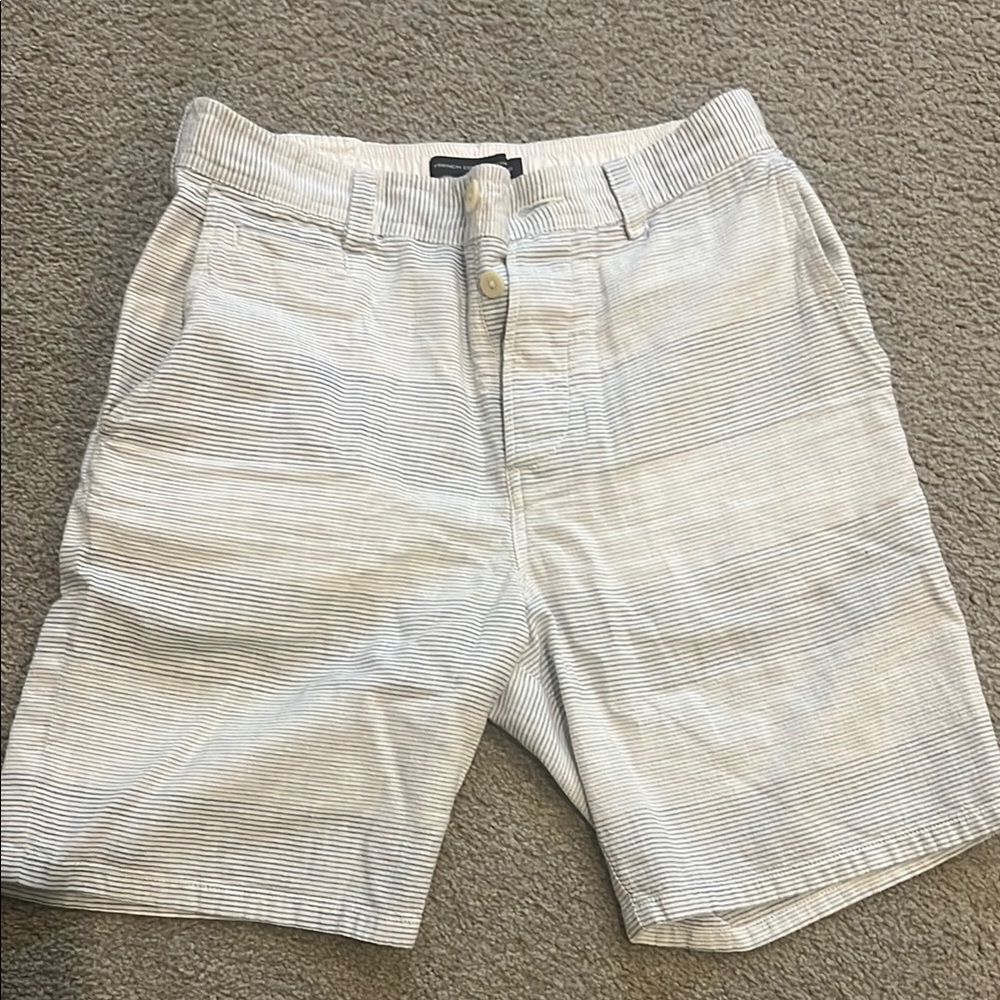 French Connection shorts Men's size 28.
Blue and white stripes blended